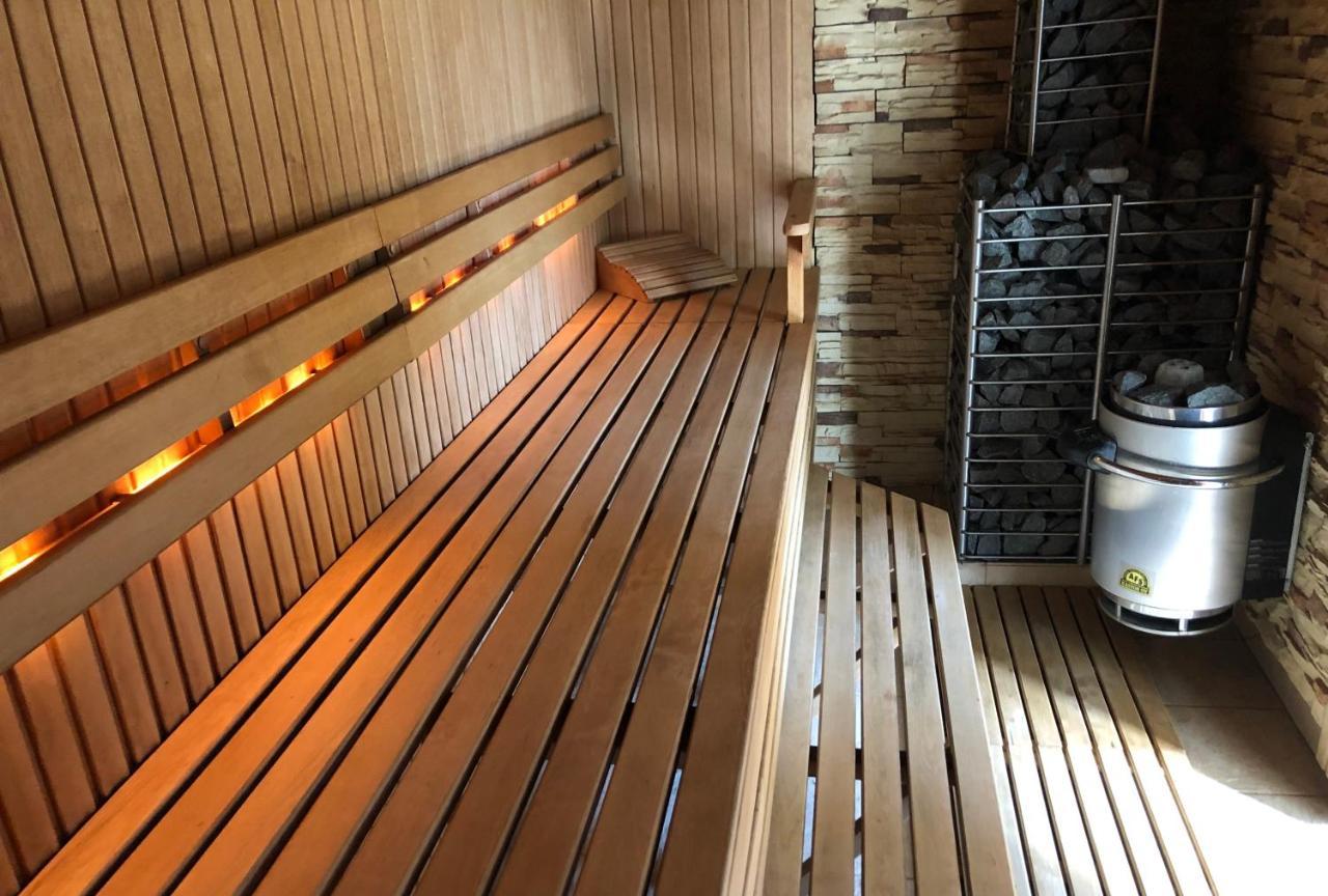 Guests House With Amazing Pool And Sauna Babīte Exteriér fotografie