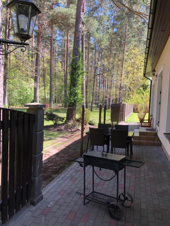 Guests House With Amazing Pool And Sauna Babīte Exteriér fotografie