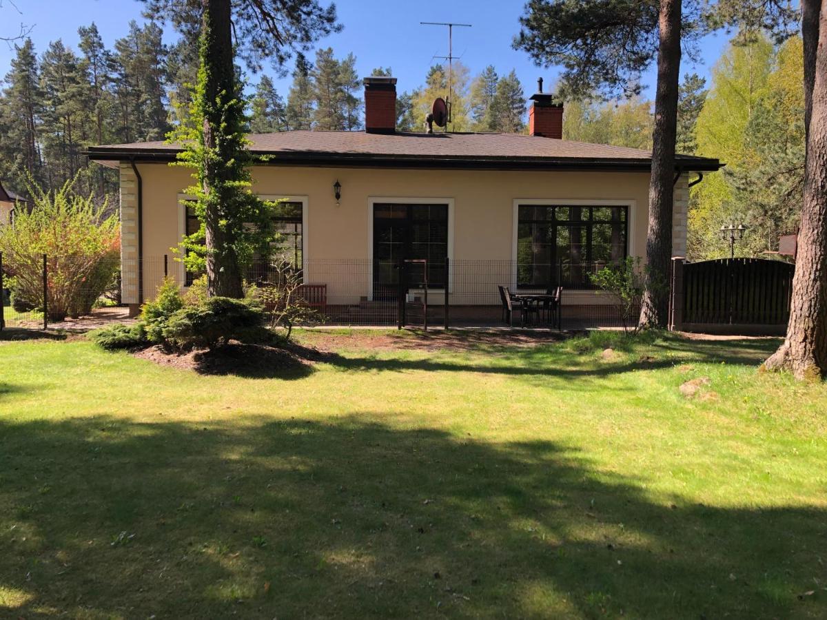 Guests House With Amazing Pool And Sauna Babīte Exteriér fotografie