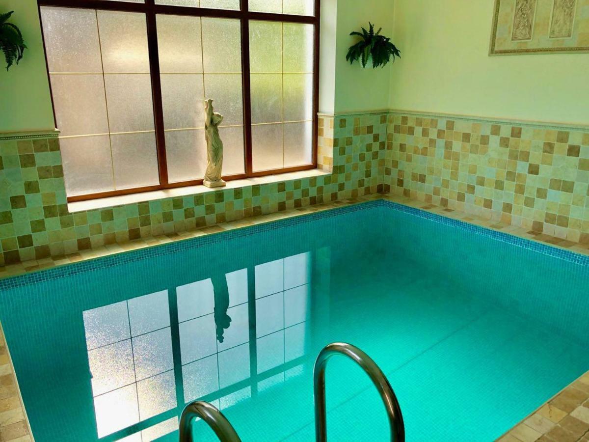 Guests House With Amazing Pool And Sauna Babīte Exteriér fotografie